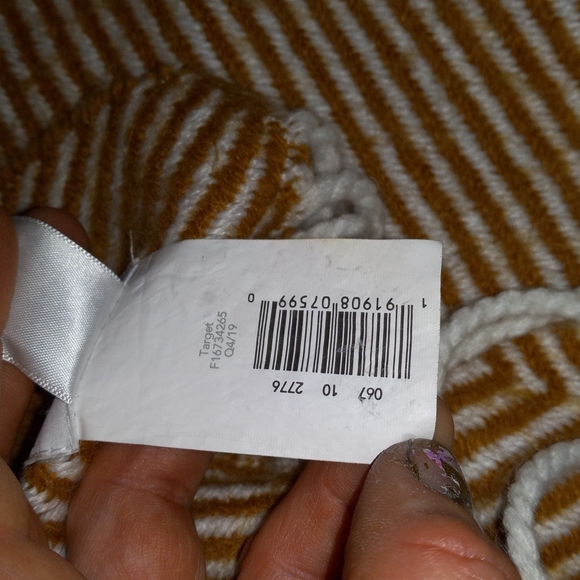 Target Mustard Yellow Chevron Patterned Throw Blanket - Picture 4 of 4